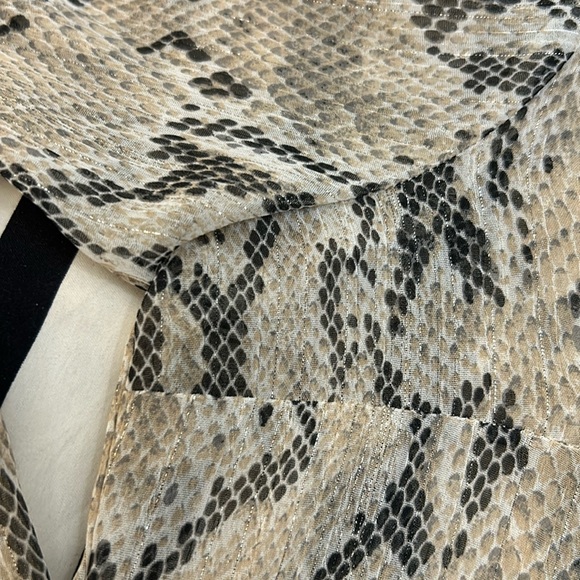 Express Ruffle Neck Blouse Python Print Size Large 🔥 - Picture 7 of 9